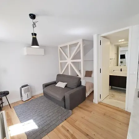 • Downtown • Walkable • A/c Apartament Lizbona