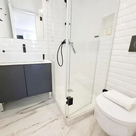 • Downtown • Walkable • A/c * Lizbona
