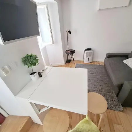 • Downtown • Walkable • A/c Apartament